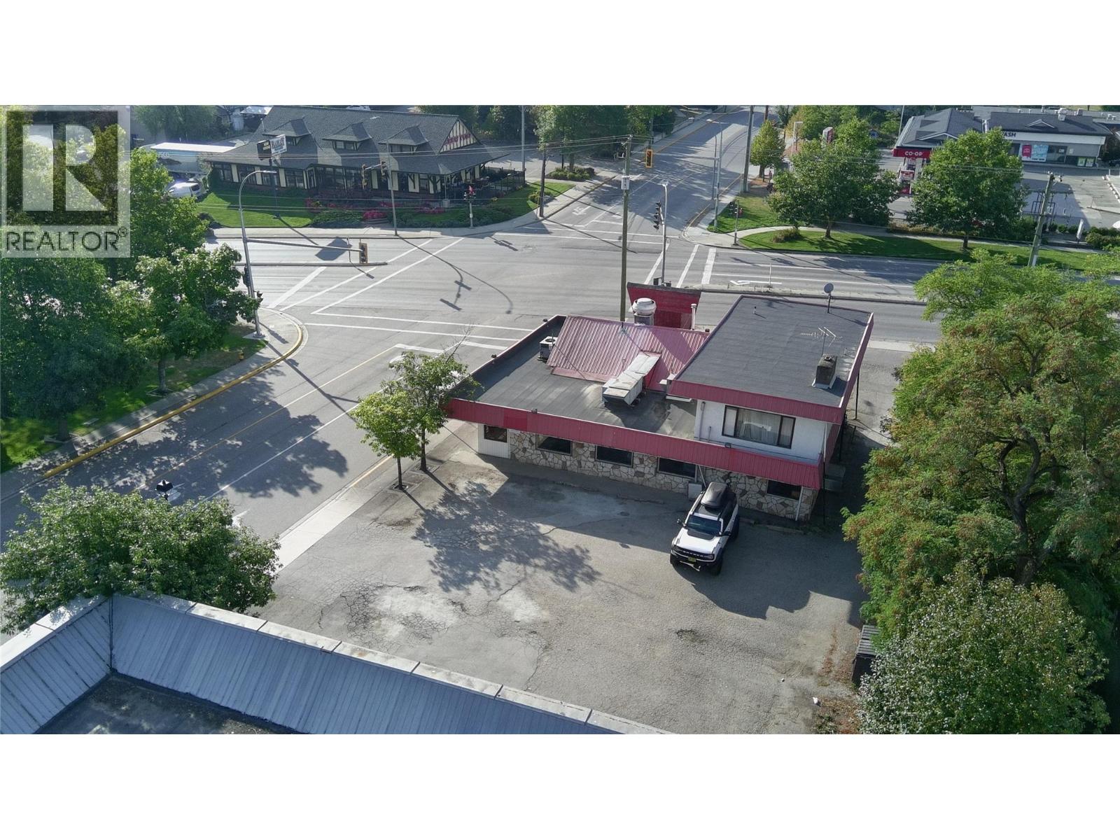 21 & 61 Shuswap Street Nw Property Photo 14