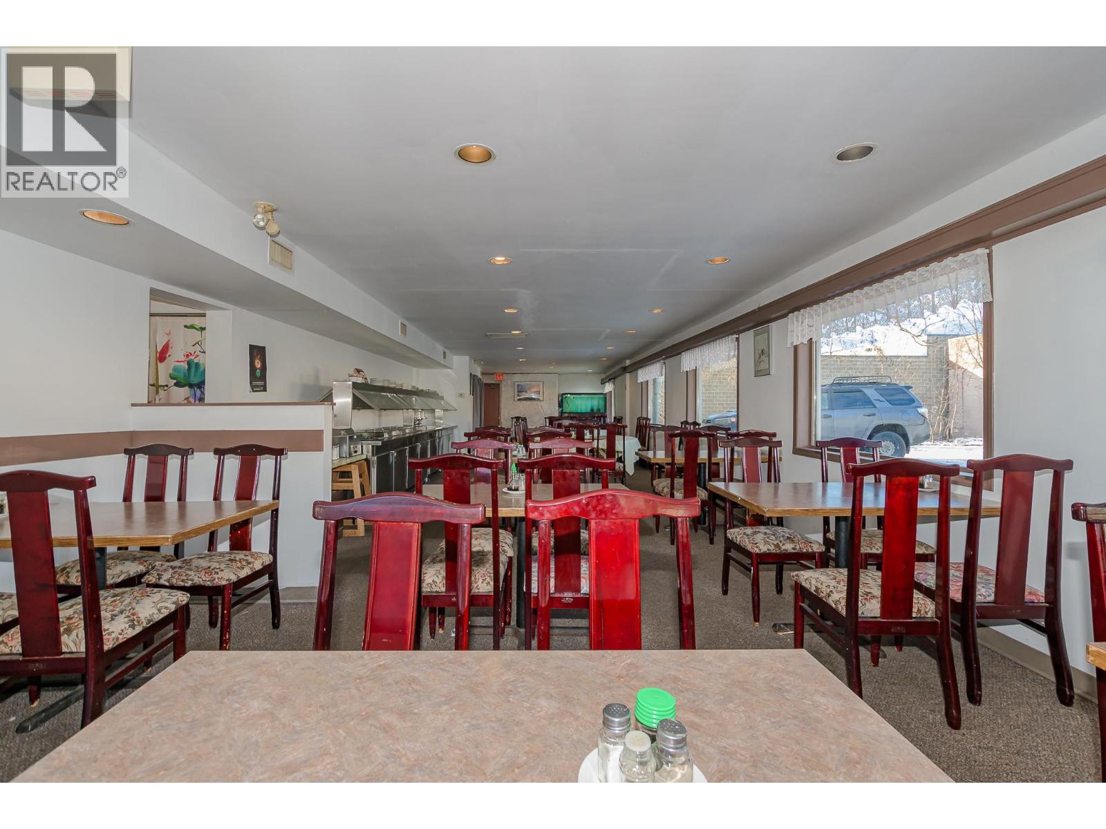 21 & 61 Shuswap Street Nw Property Photo 10