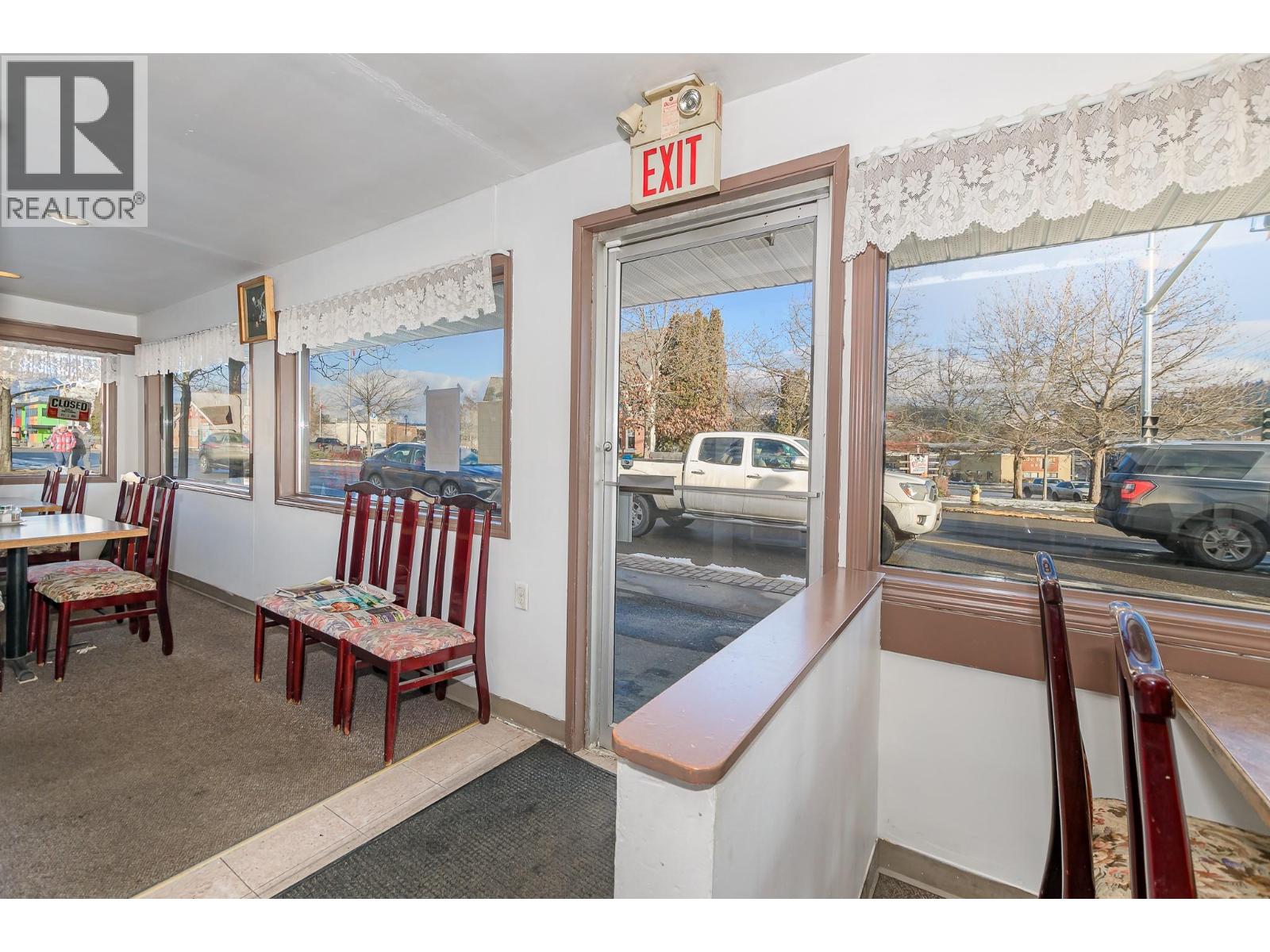 21 & 61 Shuswap Street Nw Property Photo 11