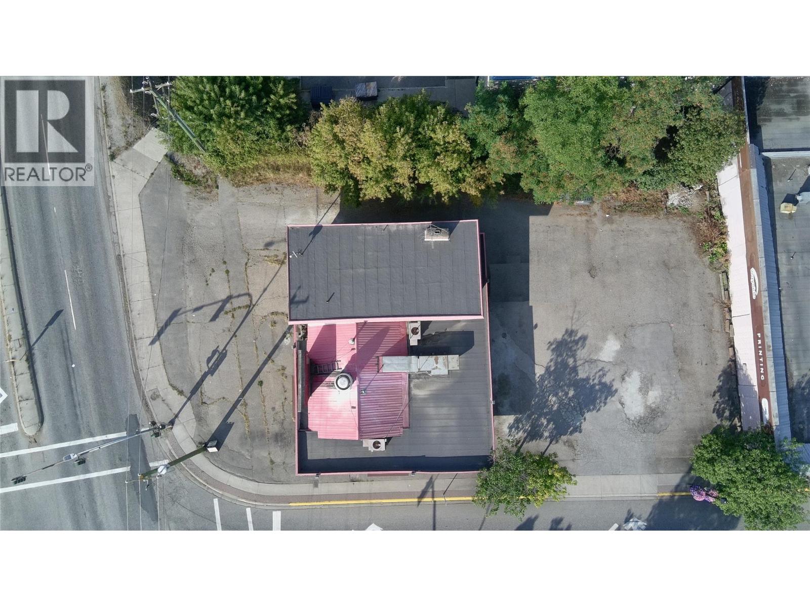 21 & 61 Shuswap Street Nw Property Photo 16