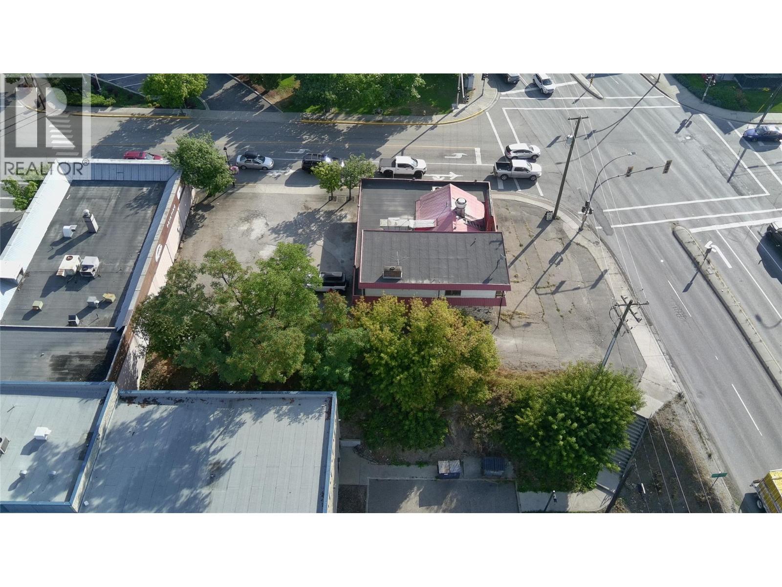 21 & 61 Shuswap Street Nw Property Photo 17