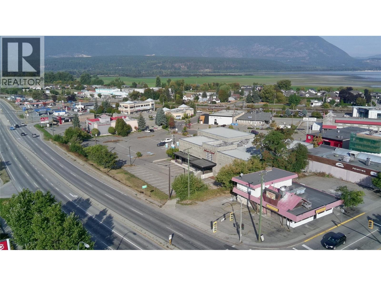 21 & 61 Shuswap Street Nw Property Photo 22