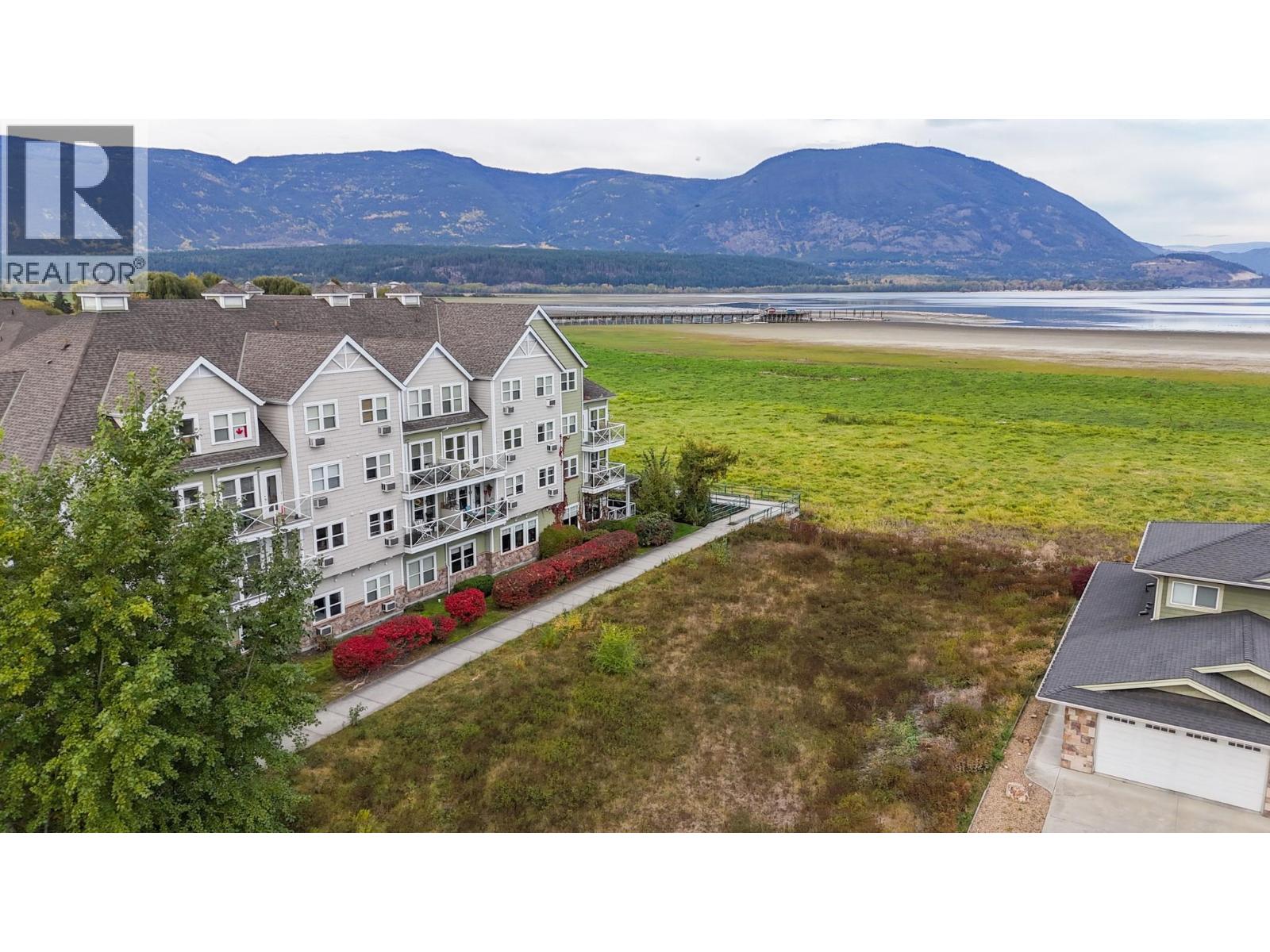 721 Harbourfront Drive Property Photo 4