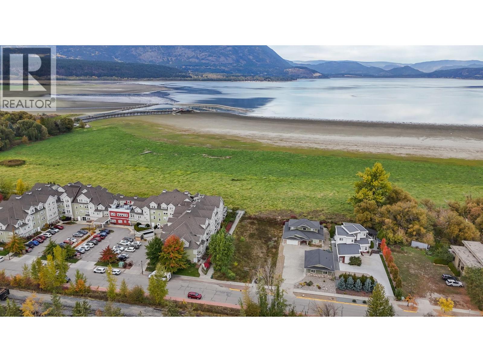 721 Harbourfront Drive Property Photo 7
