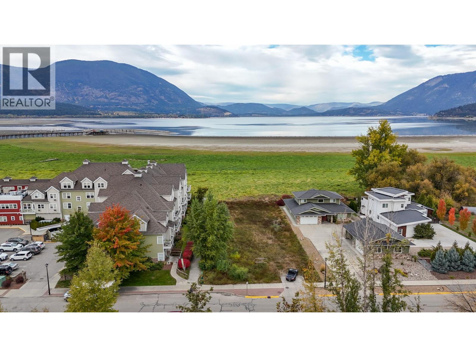 721 Harbourfront Drive Property Photo 11