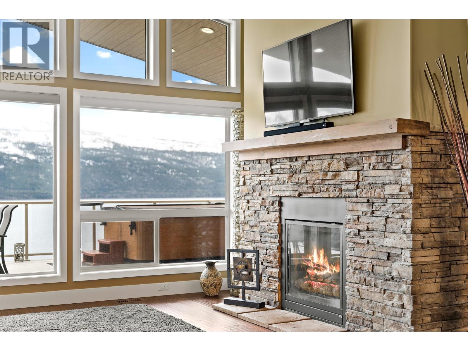 13938 Moberly Road Property Photo 13