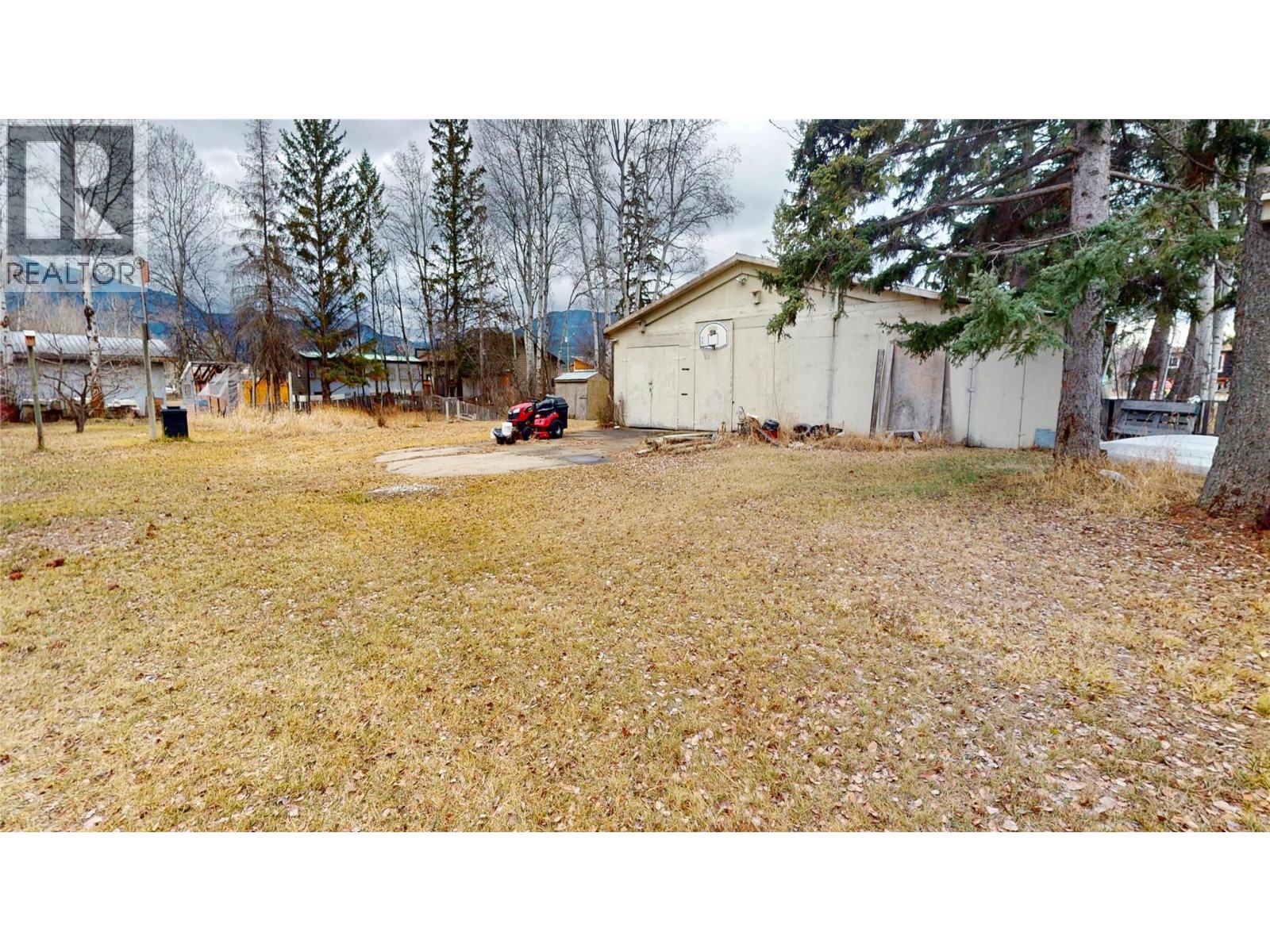 4747 Willow Avenue Property Photo 36