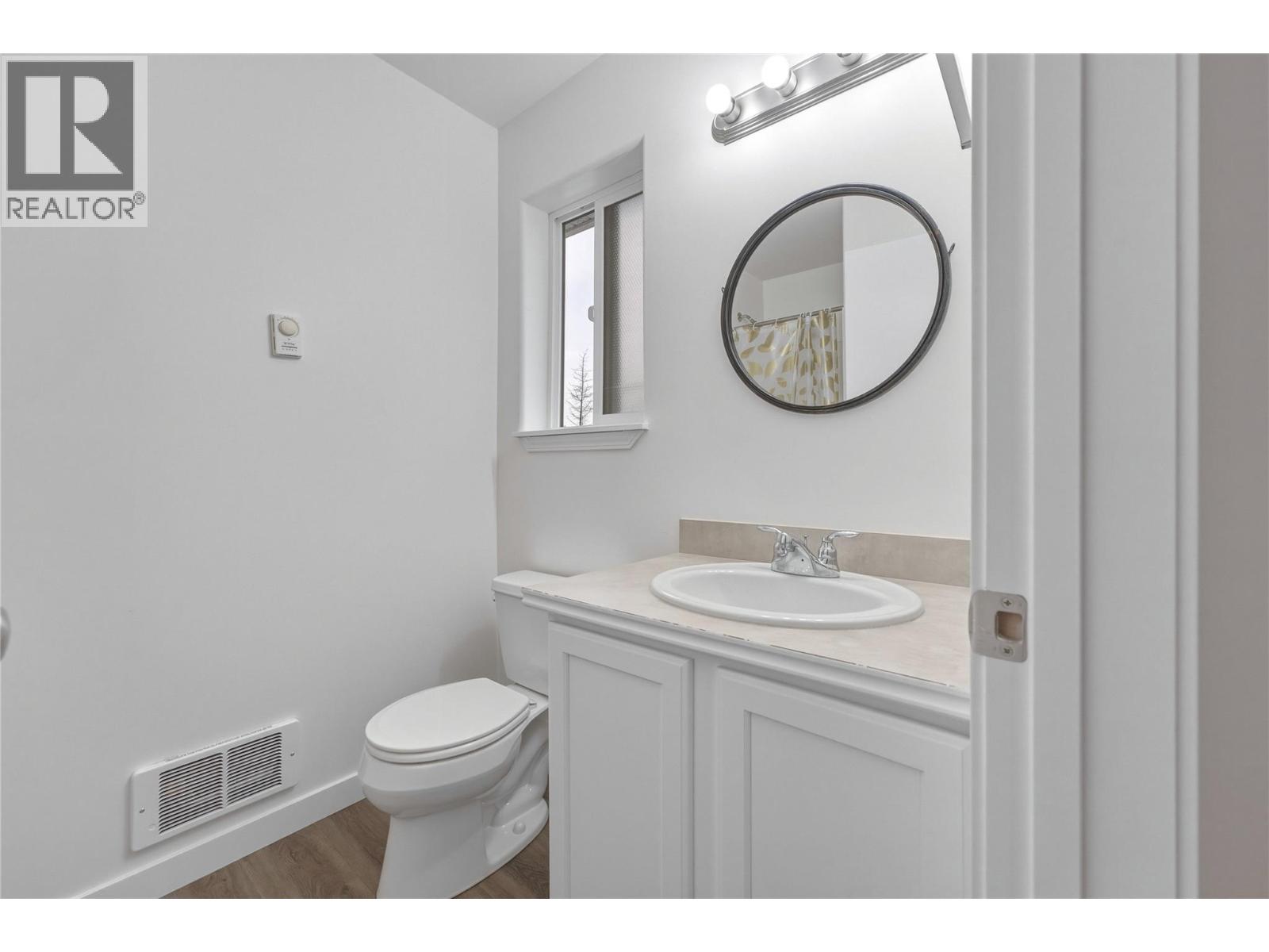 10824 Westshore Road Property Photo 18