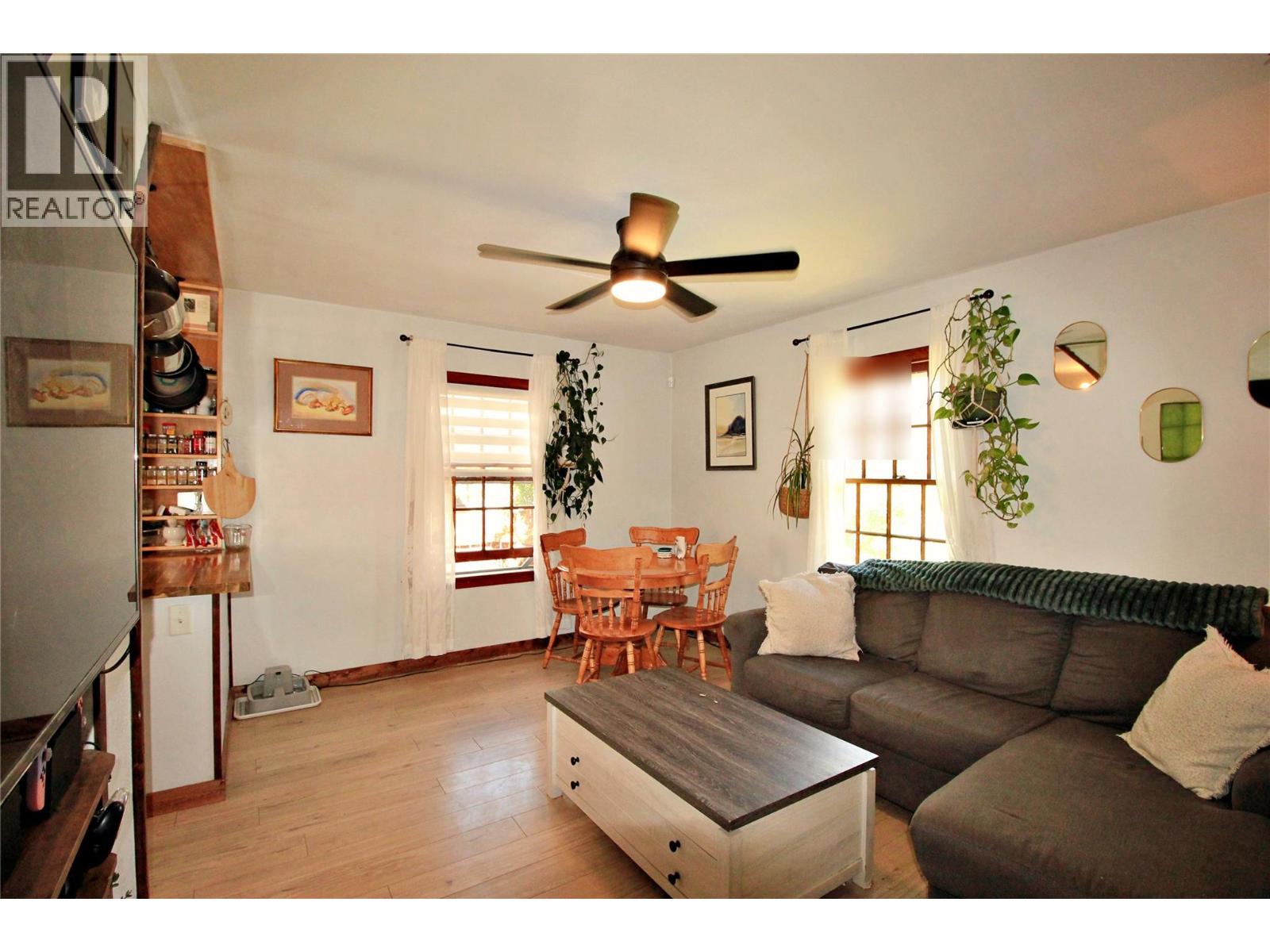 865 Kipling Street Property Photo 3