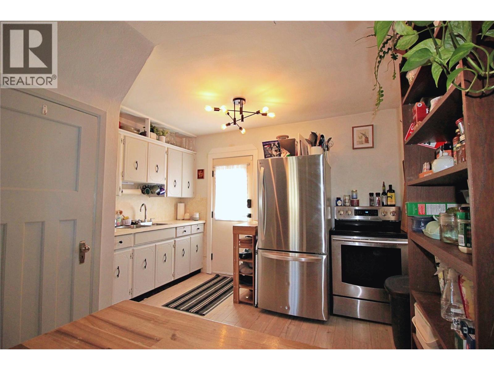 865 Kipling Street Property Photo 5