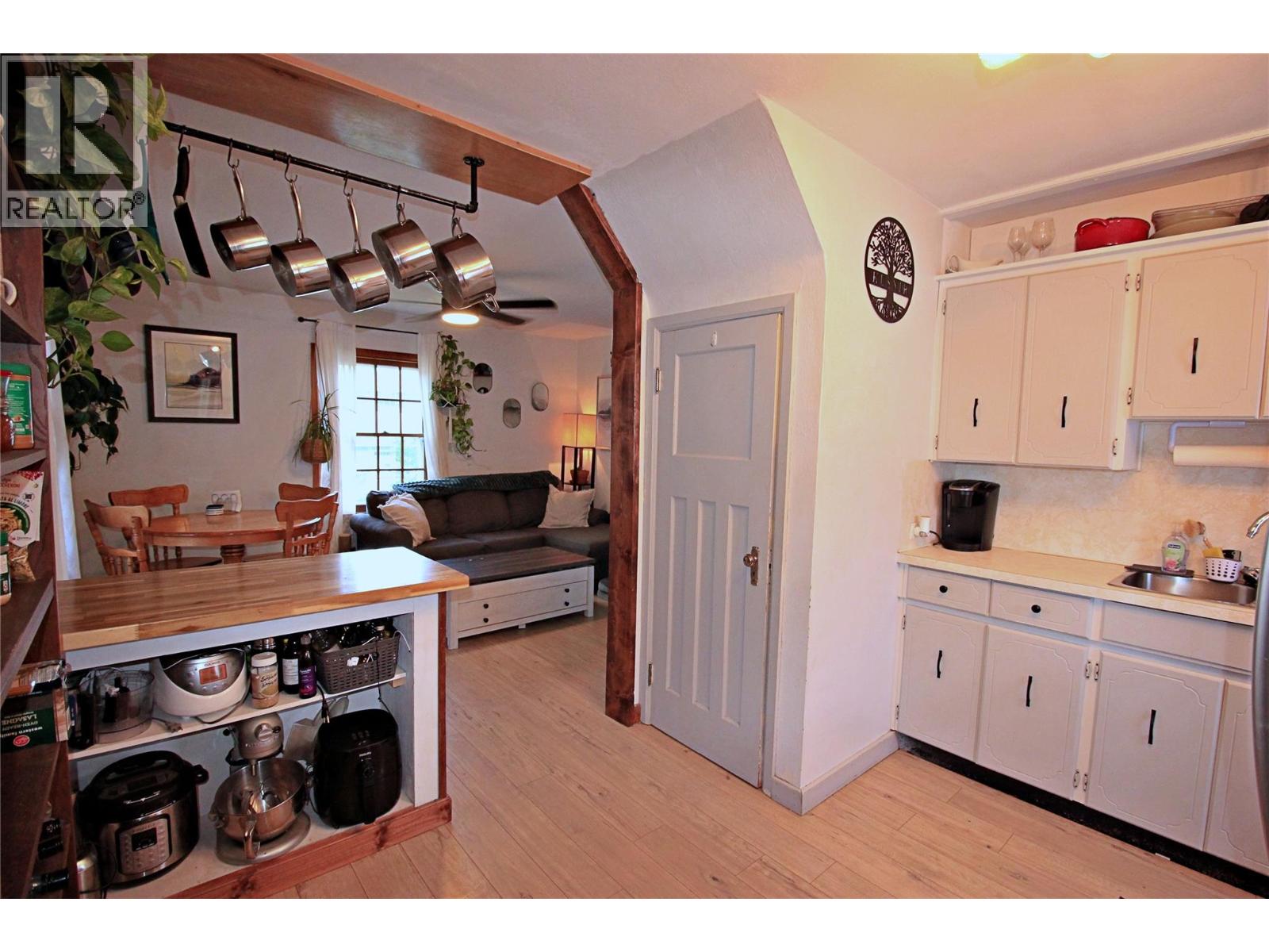 865 Kipling Street Property Photo 6