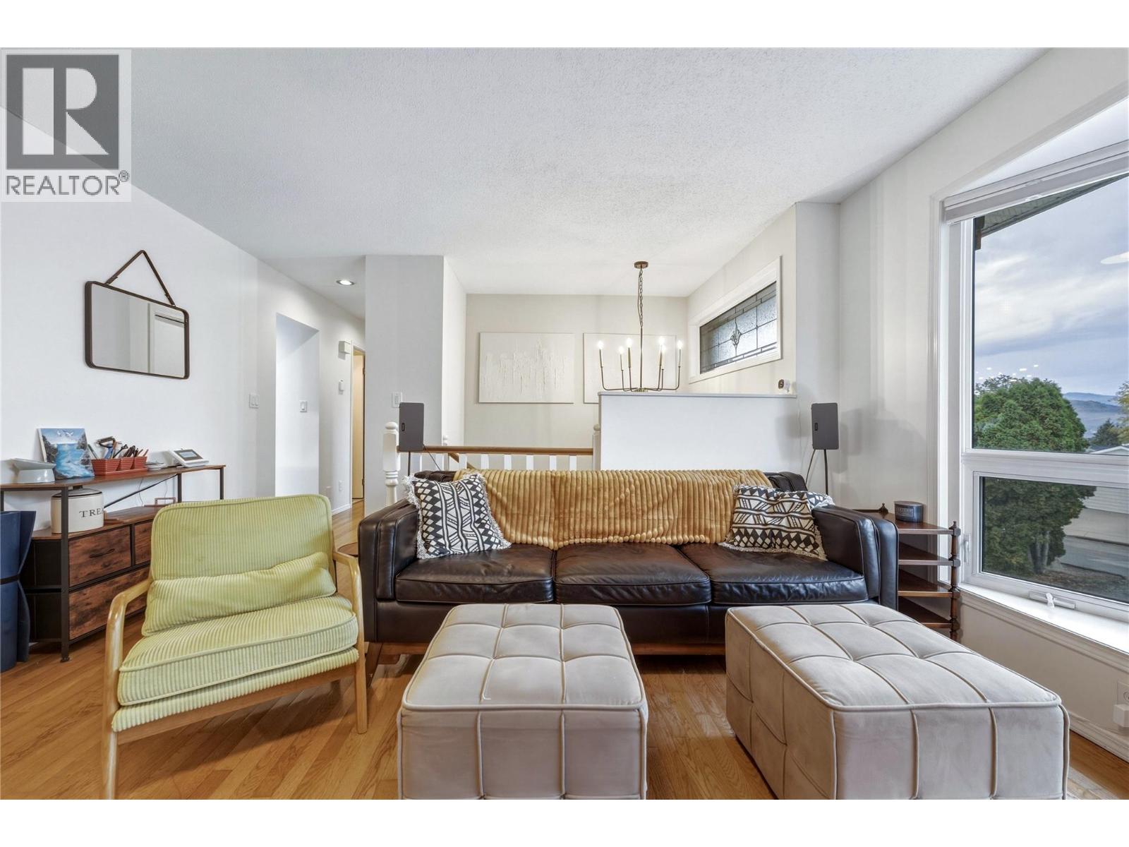 1206 39b Avenue Property Photo 8
