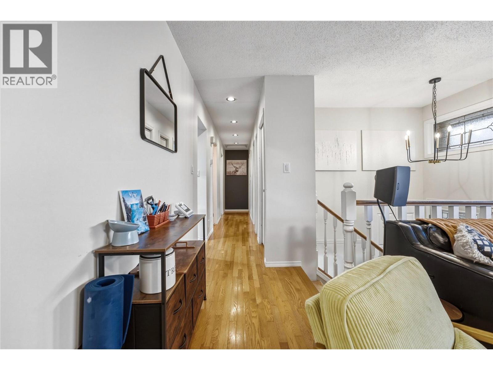 1206 39b Avenue Property Photo 10