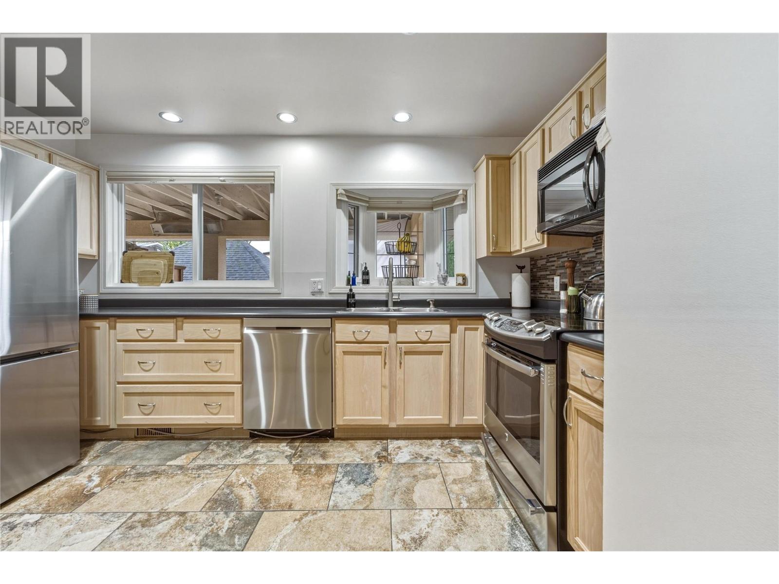 1206 39b Avenue Property Photo 12