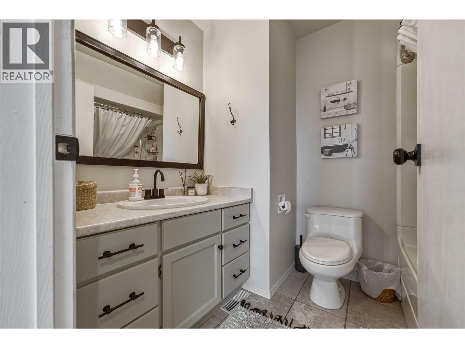1206 39b Avenue Property Photo 15