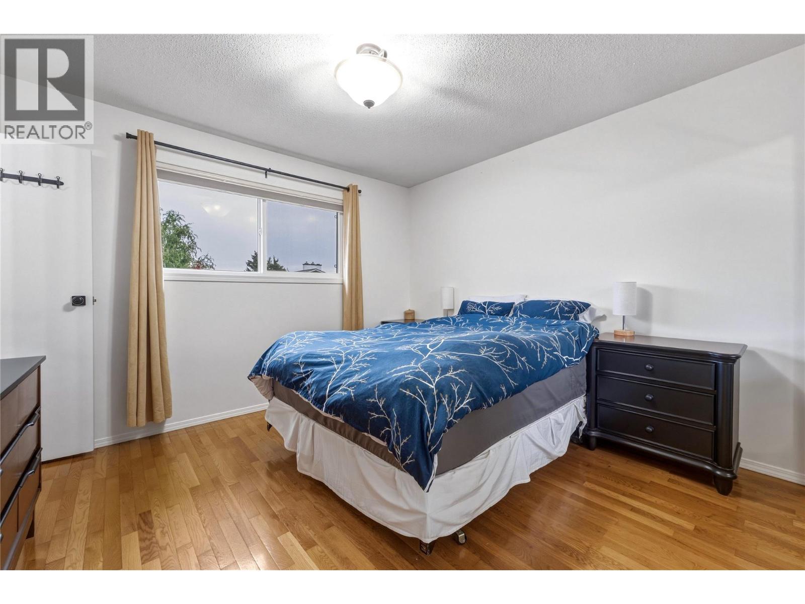 1206 39b Avenue Property Photo 17