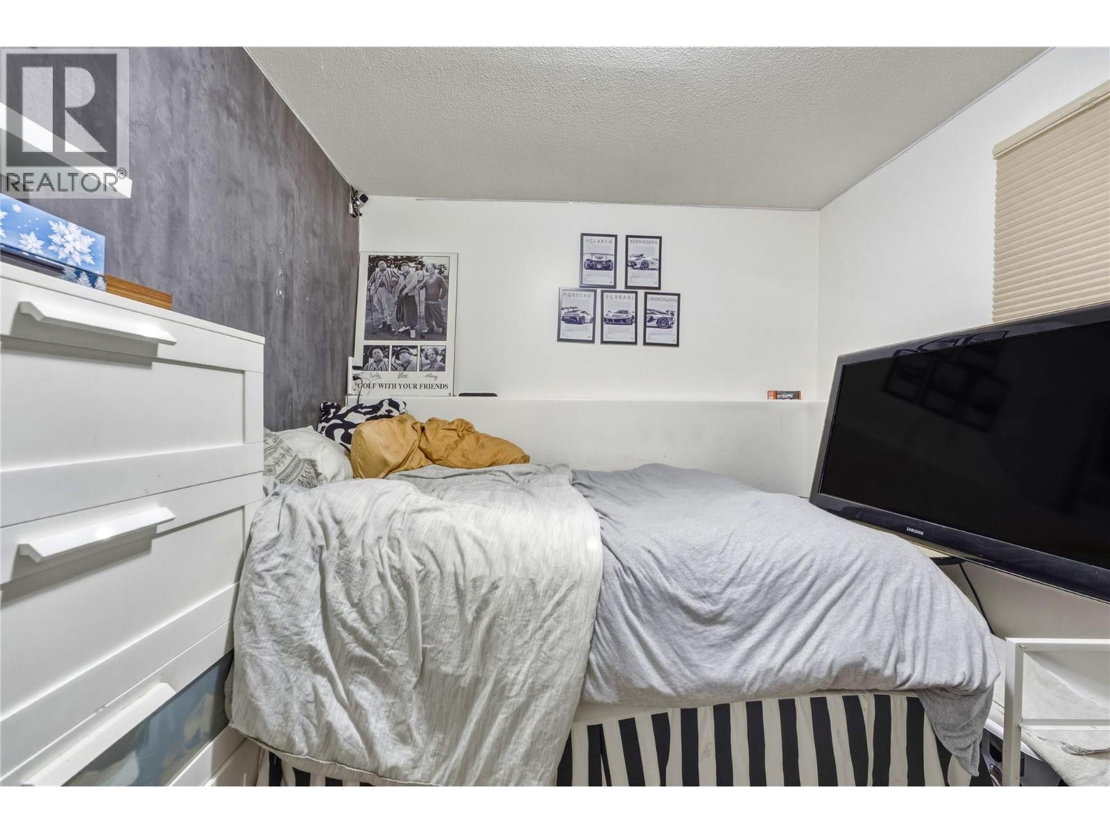 1206 39b Avenue Property Photo 24