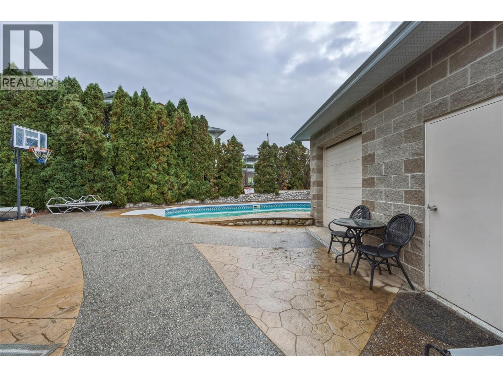 1206 39b Avenue Property Photo 30