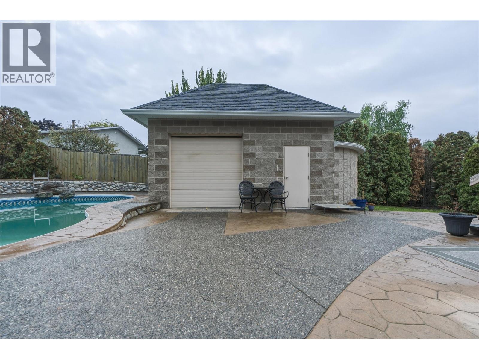 1206 39b Avenue Property Photo 33