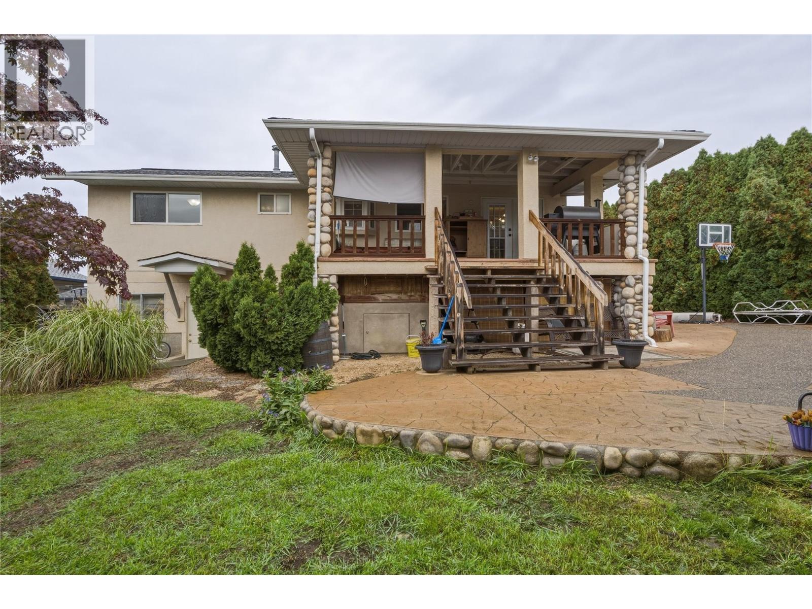 1206 39b Avenue Property Photo 36