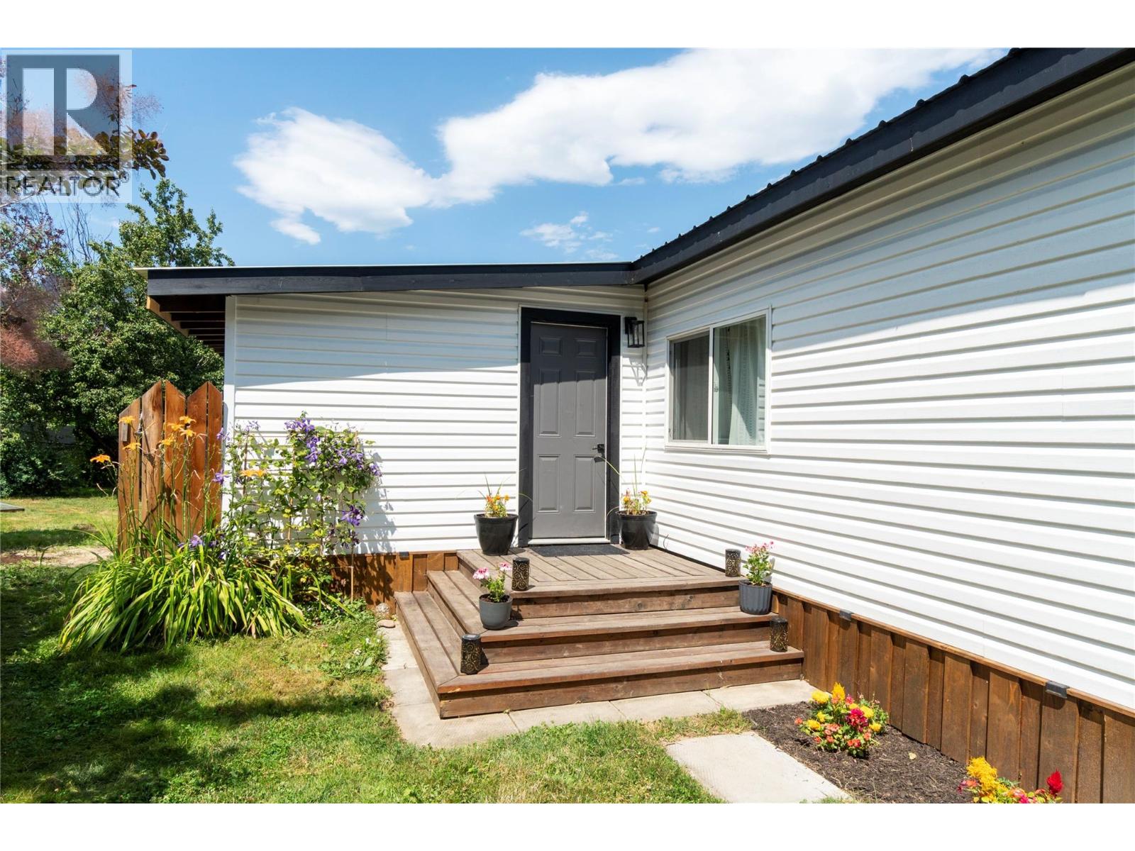 5131 69 Avenue Ne Property Photo 3
