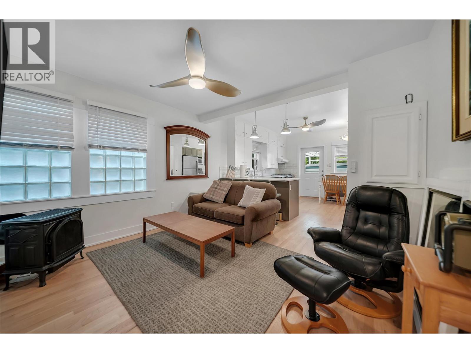 597 Eckhardt Avenue E Property Photo 2