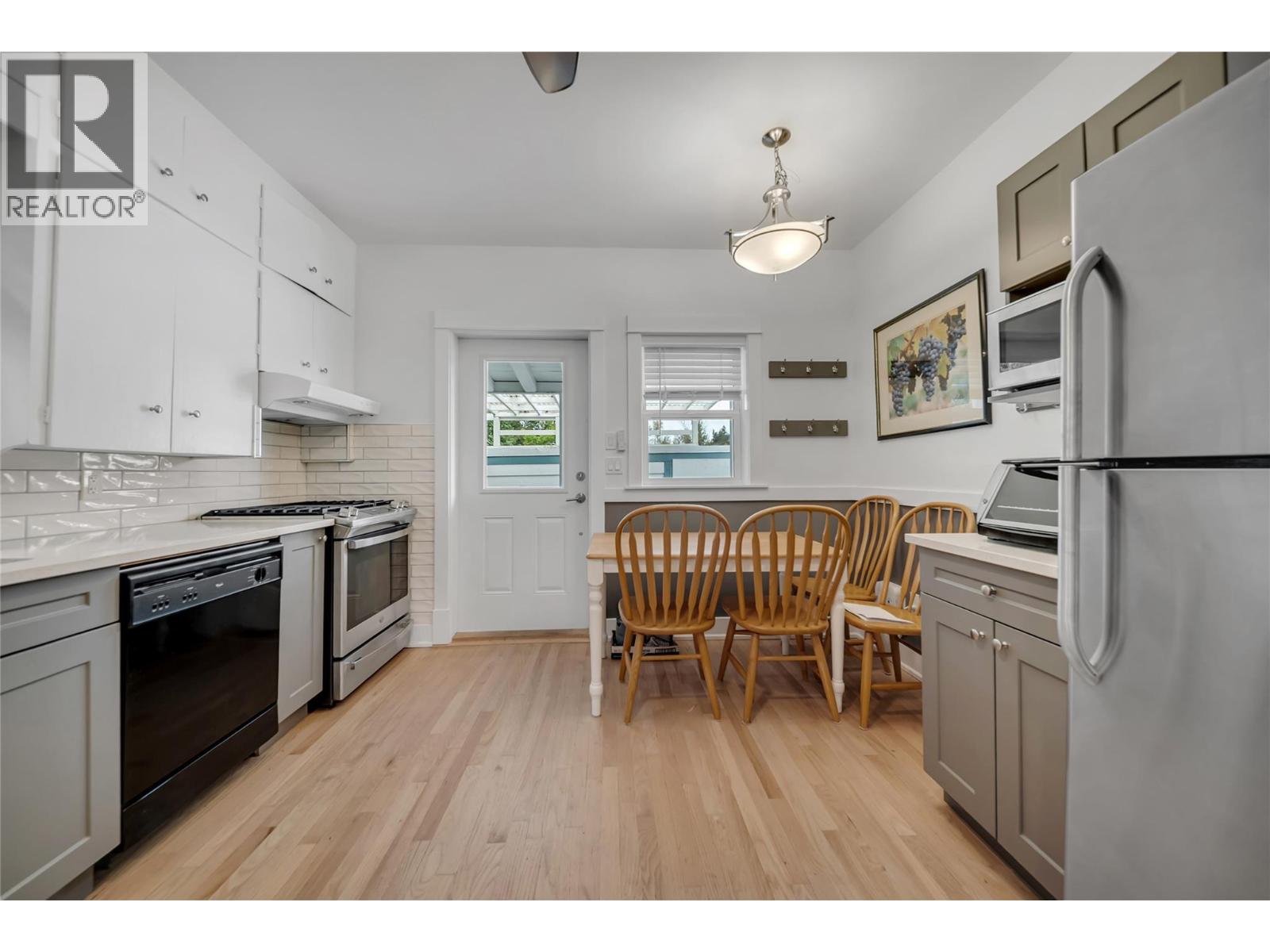 597 Eckhardt Avenue E Property Photo 14