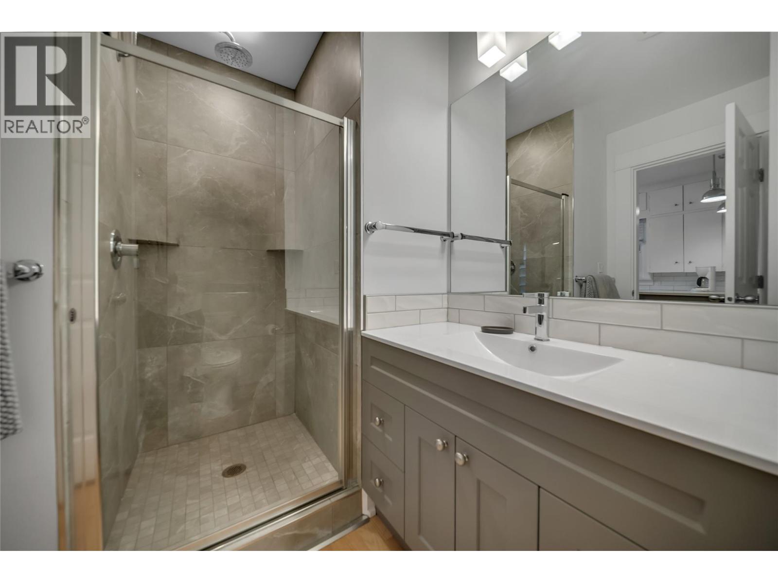 597 Eckhardt Avenue E Property Photo 16