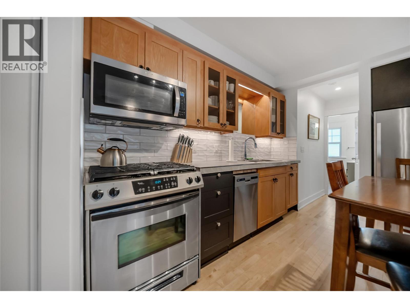 597 Eckhardt Avenue E Property Photo 24