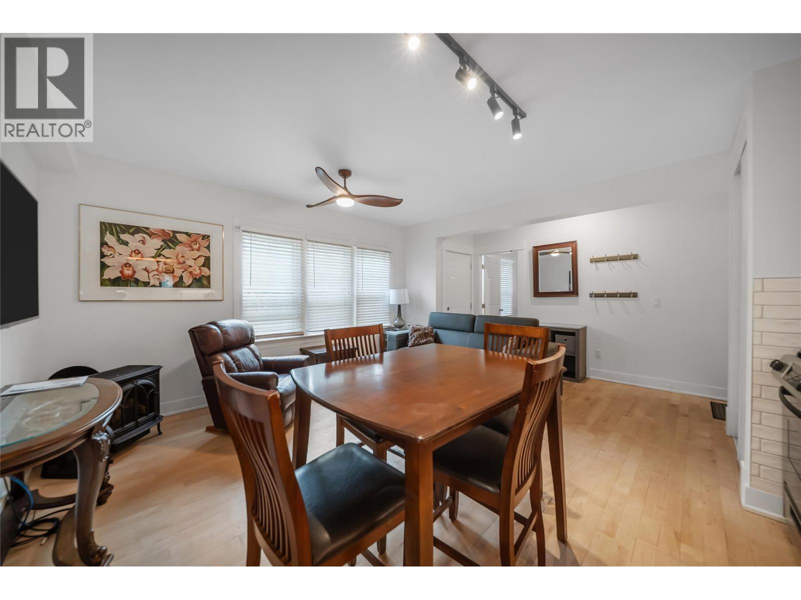 597 Eckhardt Avenue E Property Photo 25