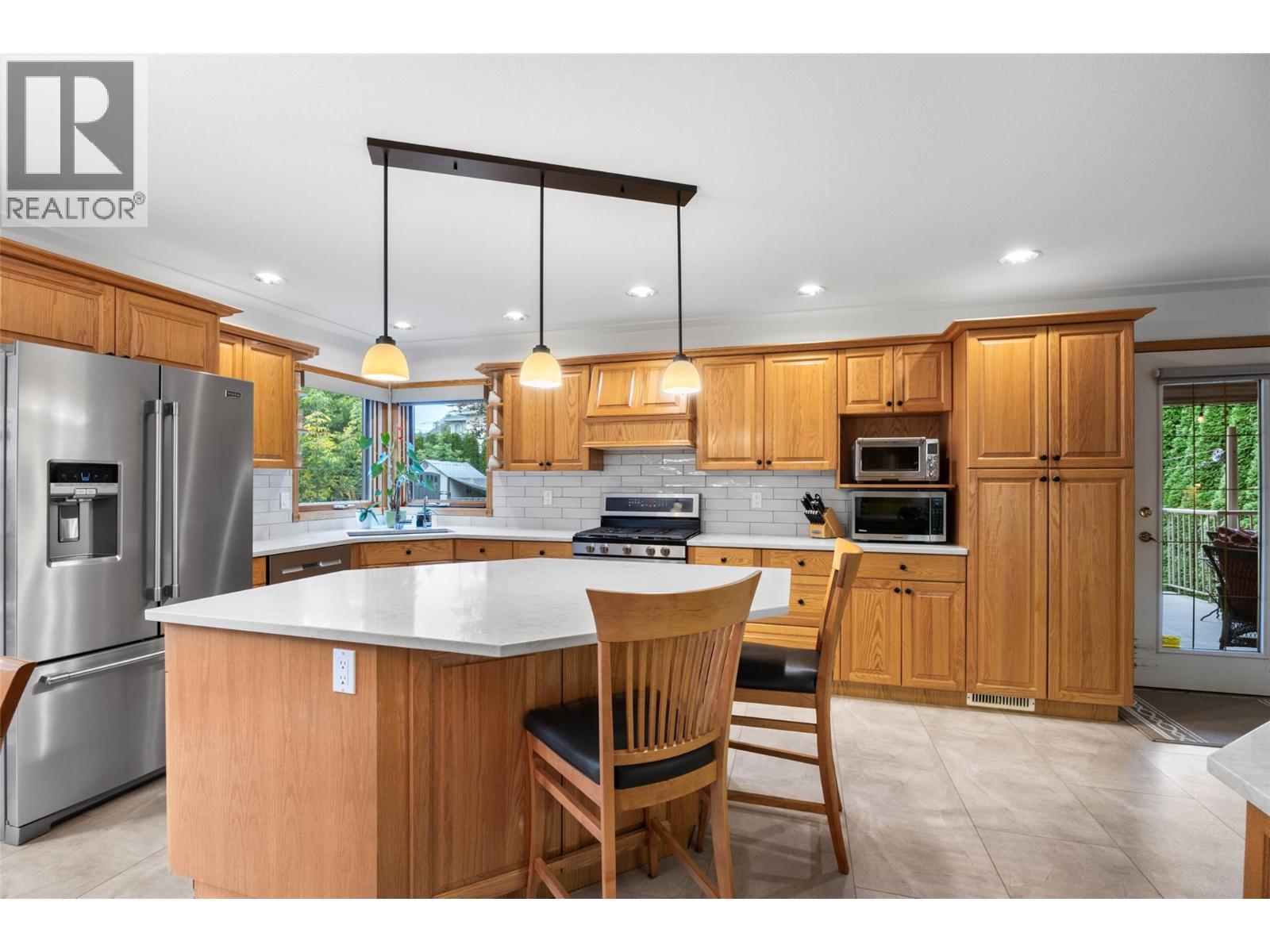 780 Huntington Drive Property Photo 12
