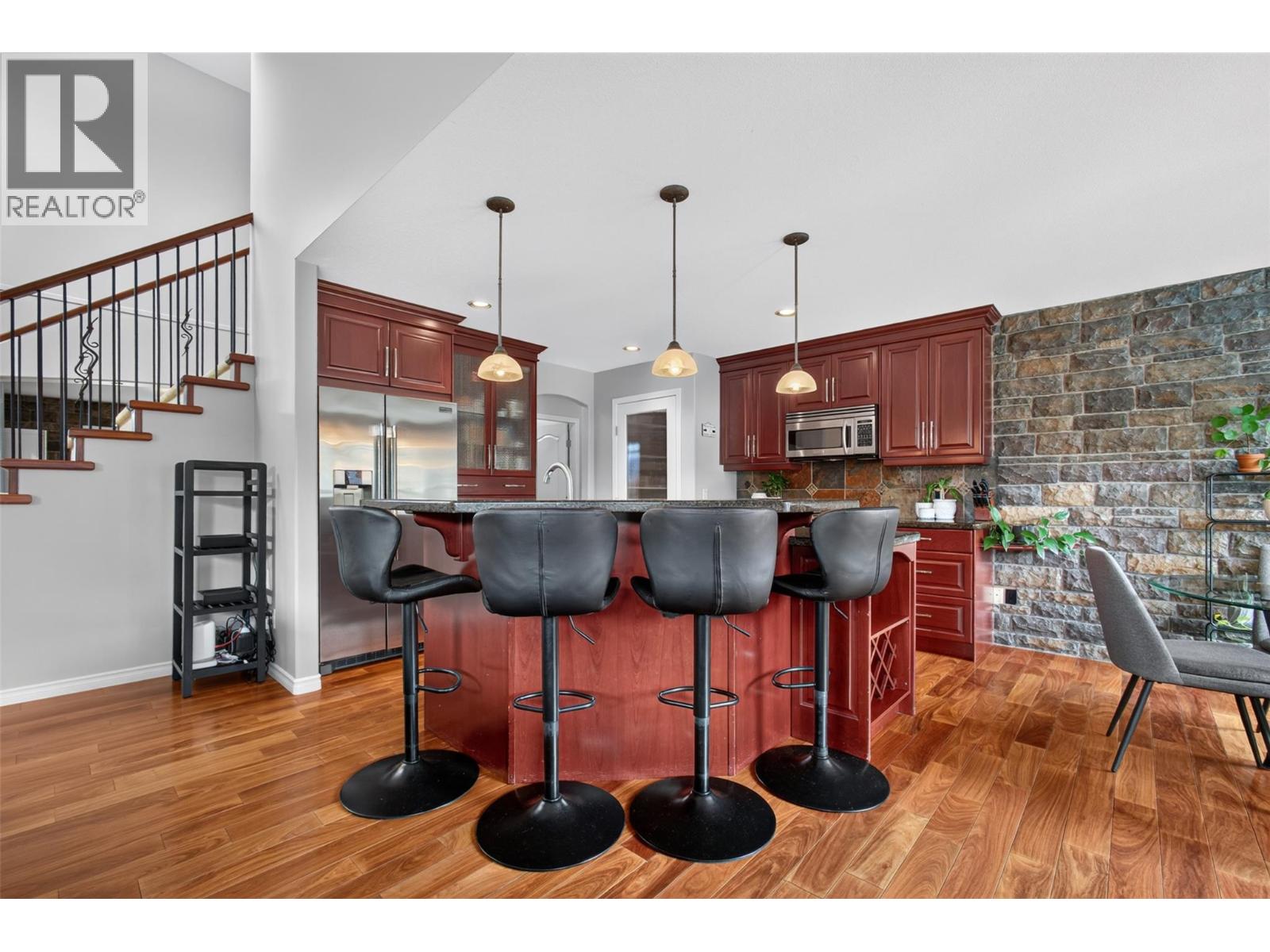 2512 Selkirk Drive Property Photo 4