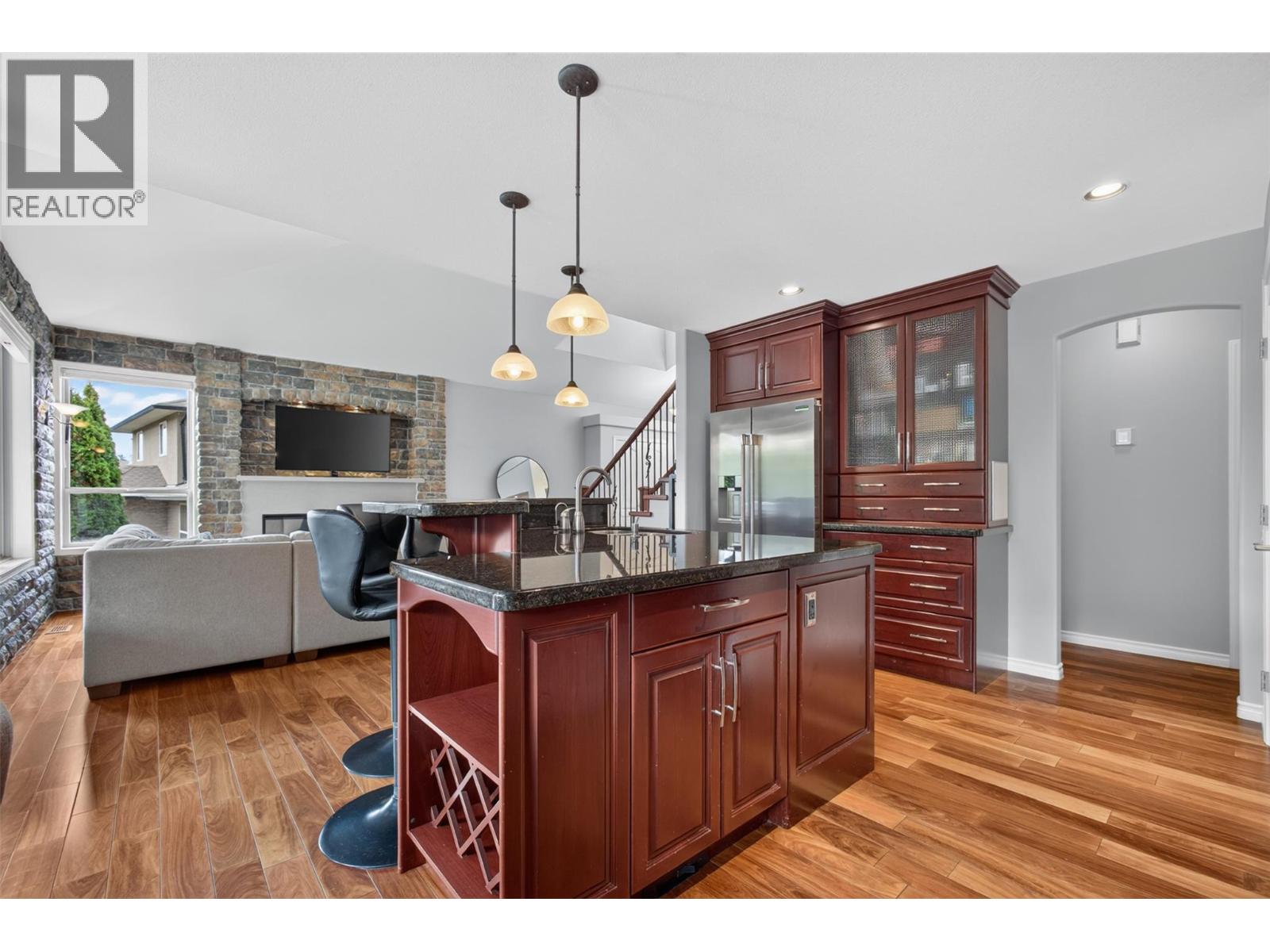 2512 Selkirk Drive Property Photo 13