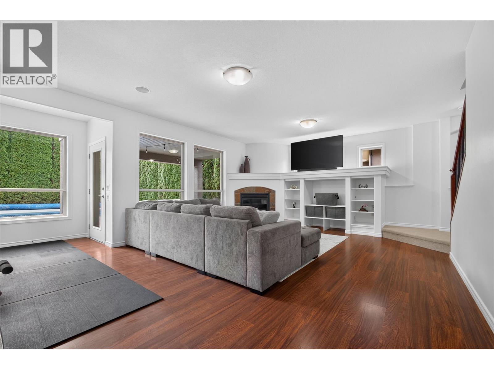 2512 Selkirk Drive Property Photo 37
