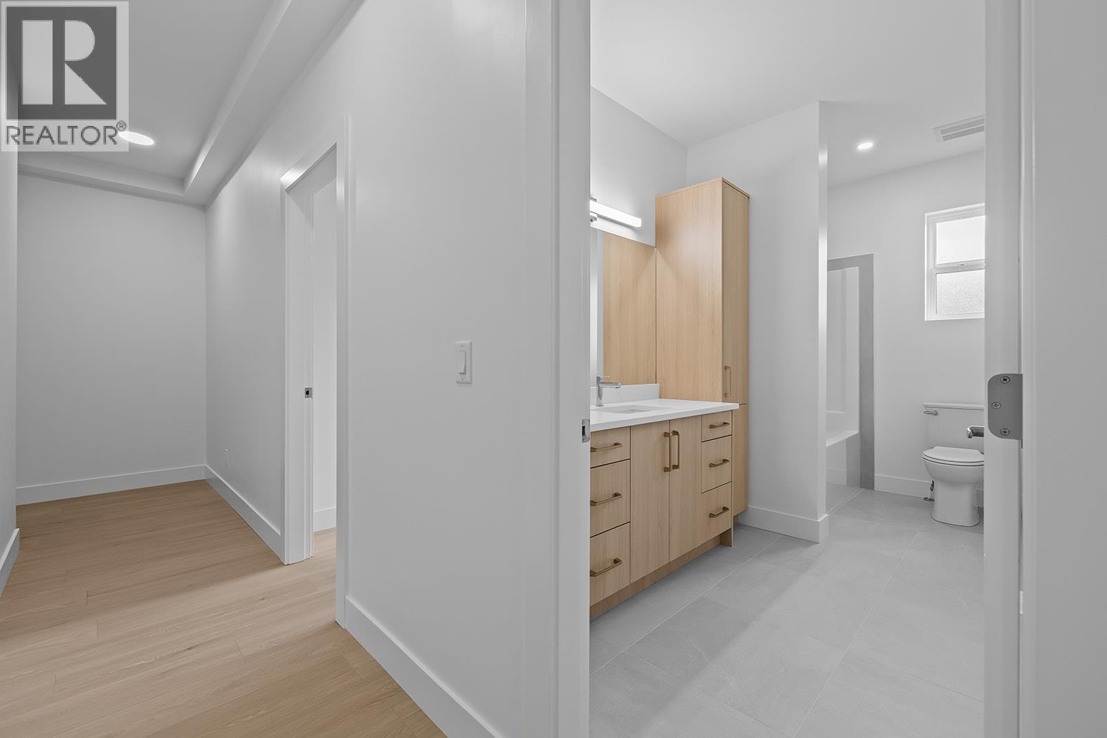 662 Birch Avenue Unit# 2 Property Photo 29