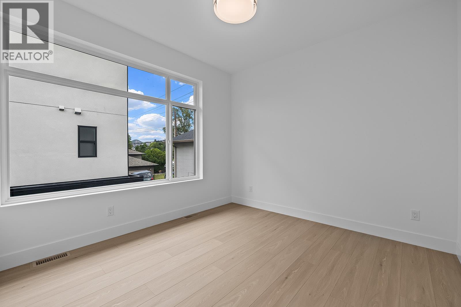 662 Birch Avenue Unit# 4 Property Photo 28