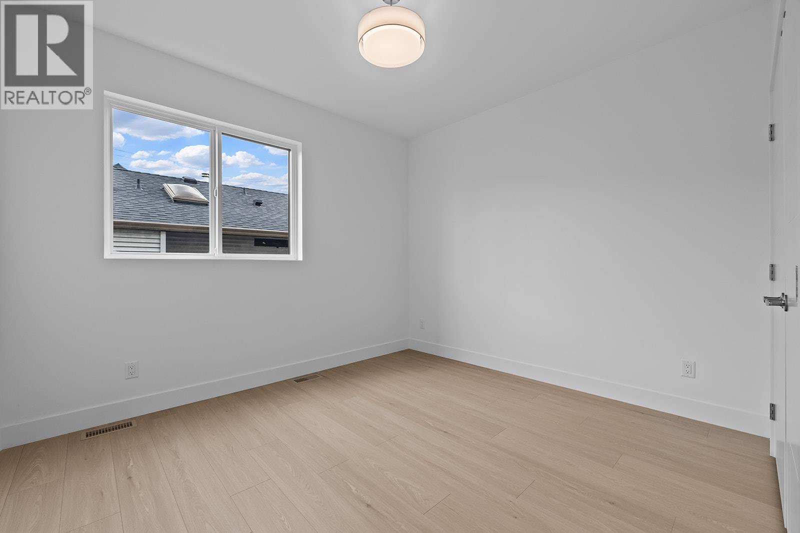 662 Birch Avenue Unit# 4 Property Photo 32