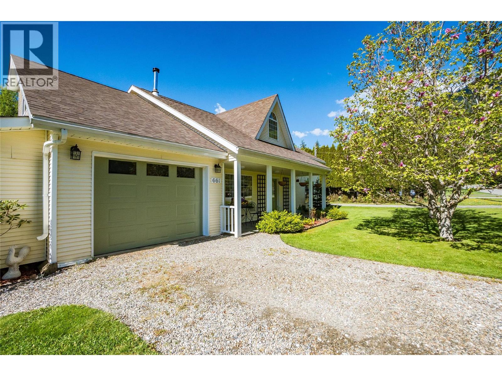 661 C Avenue Property Photo 2