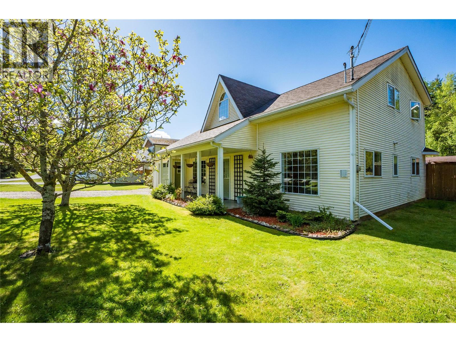 661 C Avenue Property Photo 3