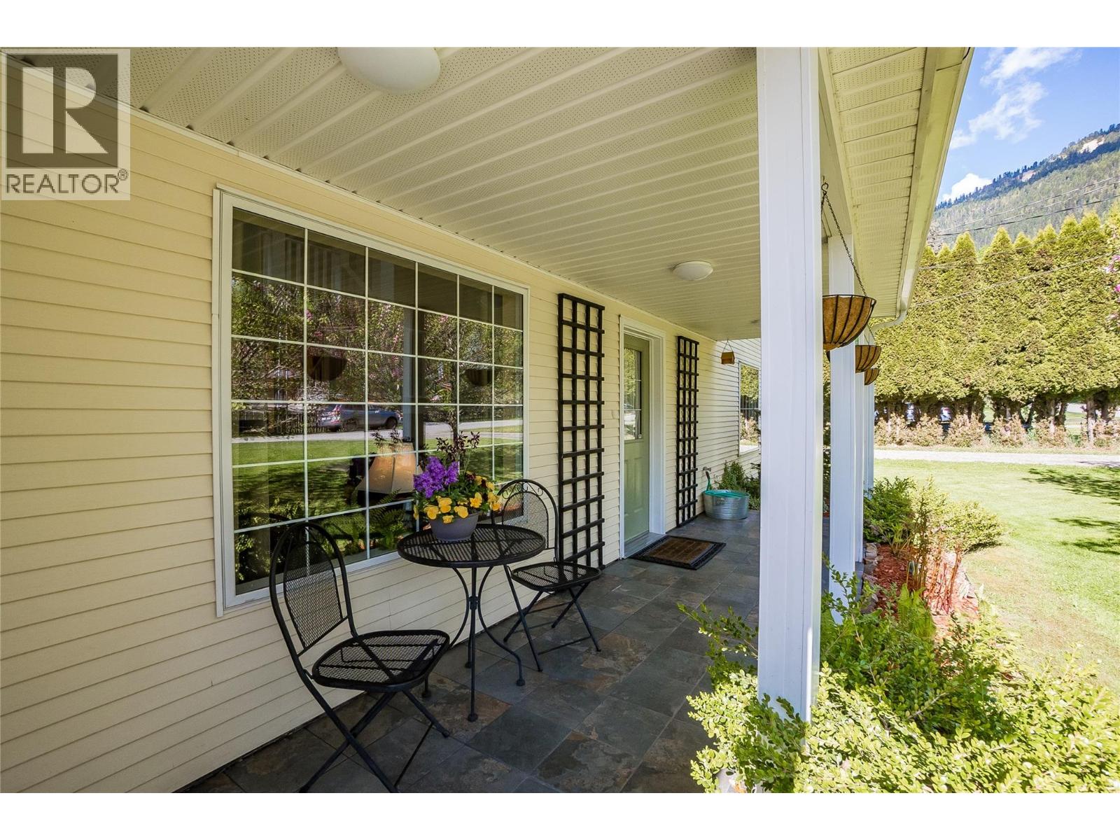 661 C Avenue Property Photo 10