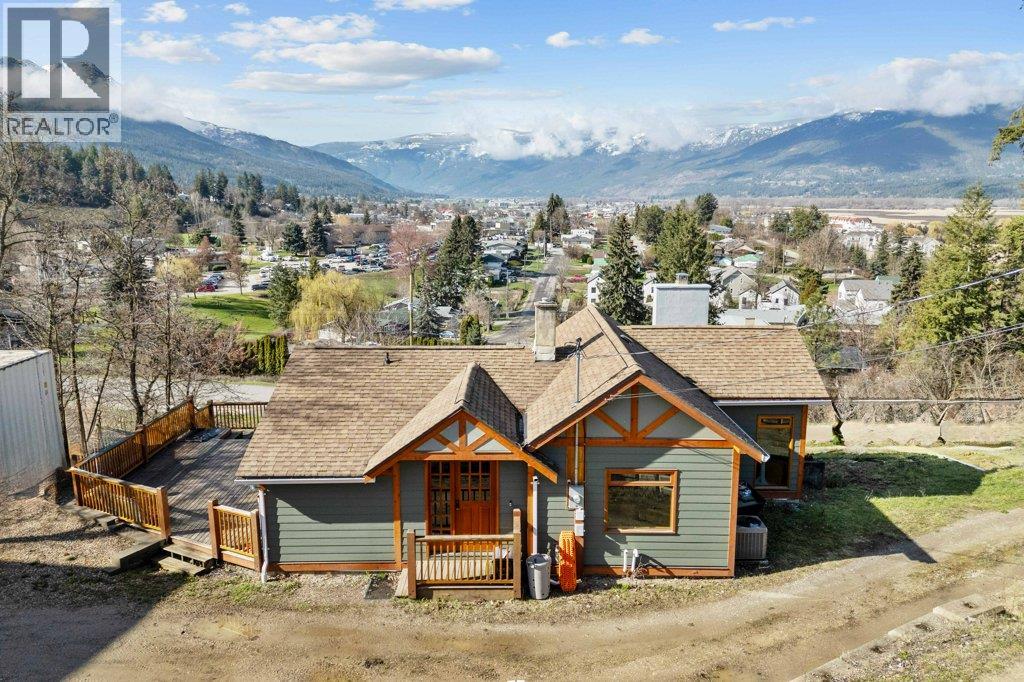 1321 10th Avenue Property Photo 1