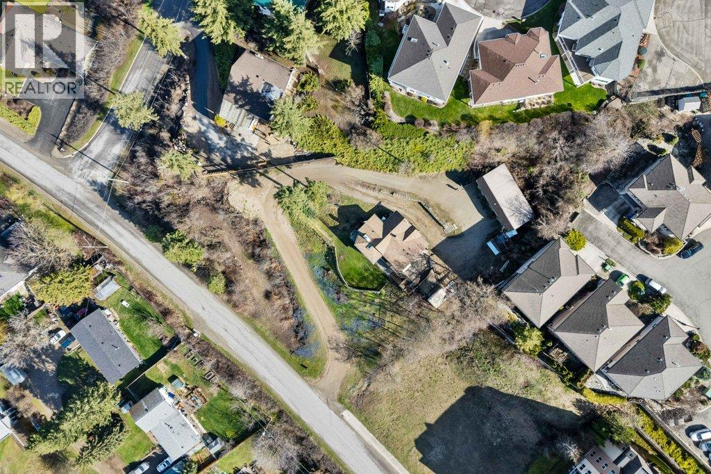 1321 10th Avenue Property Photo 6