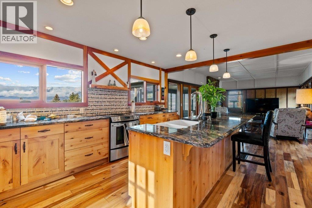 1321 10th Avenue Property Photo 11