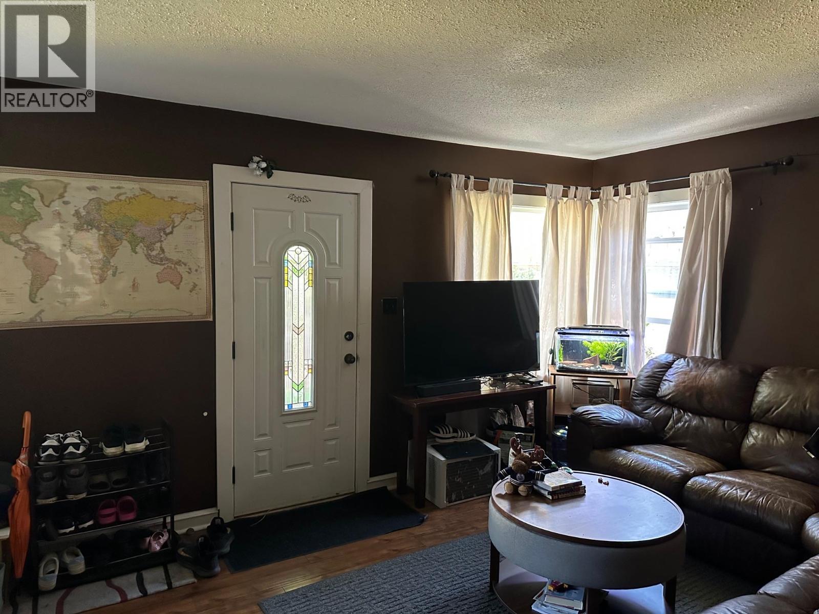 609 Second Street Property Photo 3