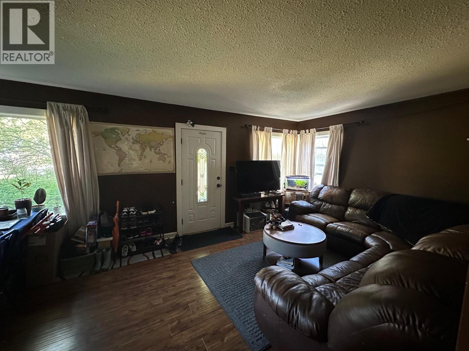 609 Second Street Property Photo 4