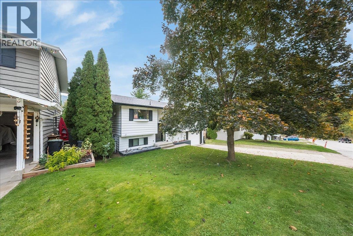 3609 Southridge Drive Property Photo 2