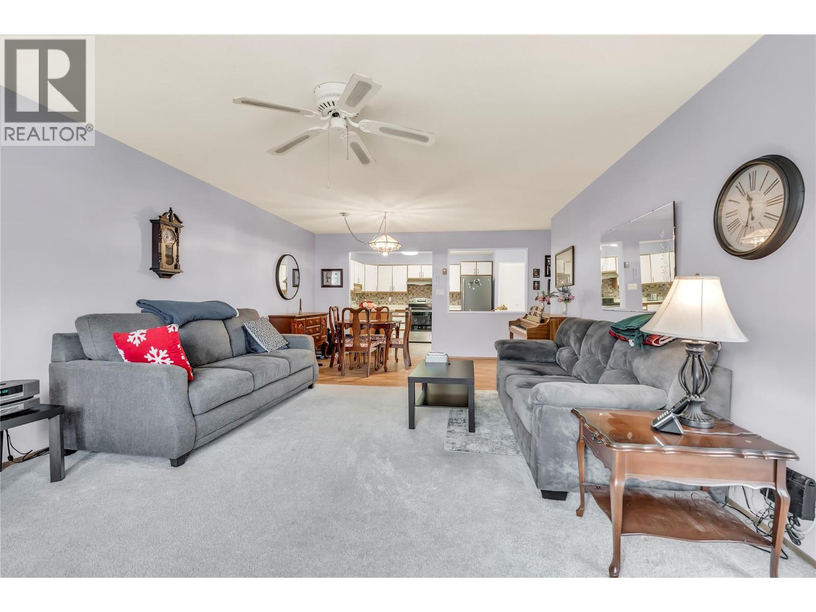 272 Green Avenue W Unit# 402 Property Photo 2