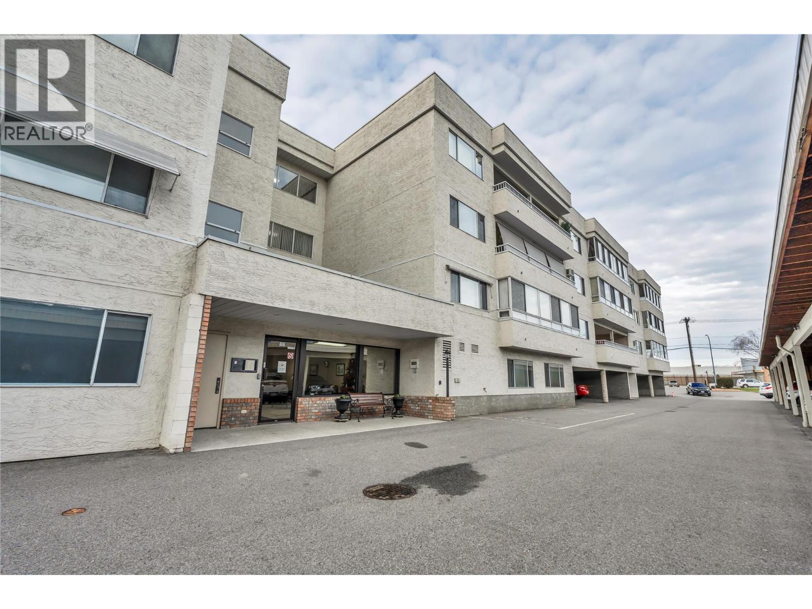 272 Green Avenue W Unit# 402 Property Photo 19