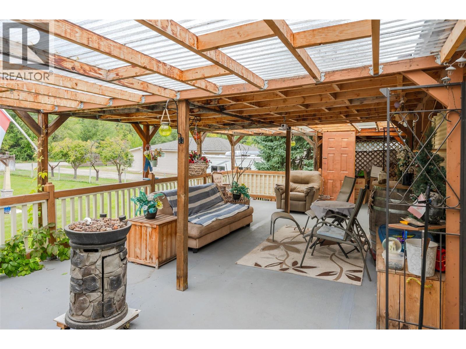 5467 Sawmill Road Property Photo 13