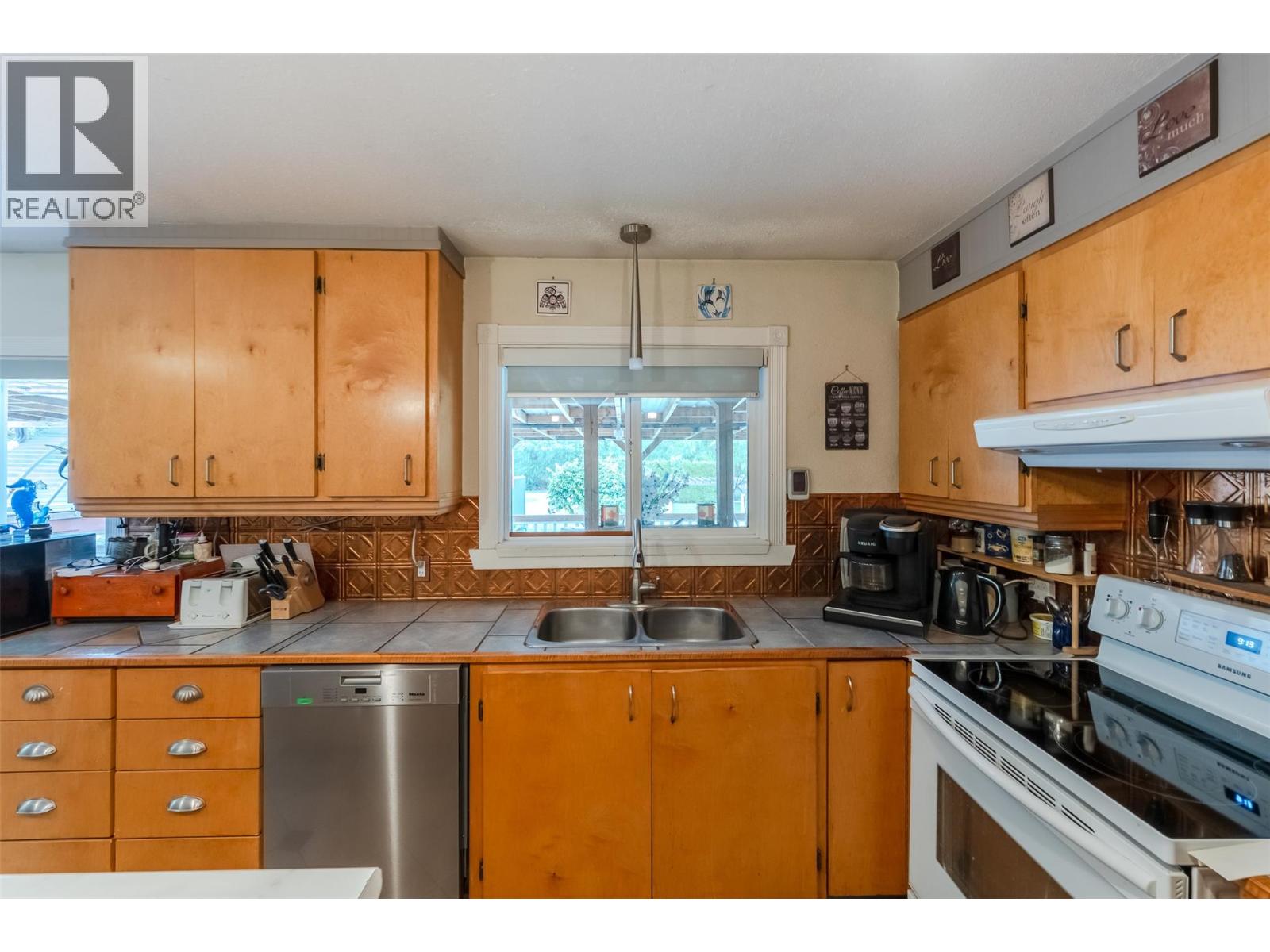 5467 Sawmill Road Property Photo 15